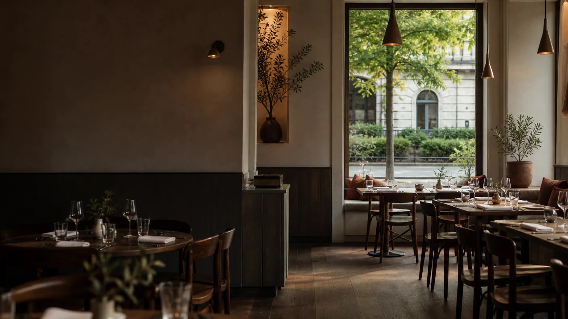 Savelo hospitality brand and restaurant presentation